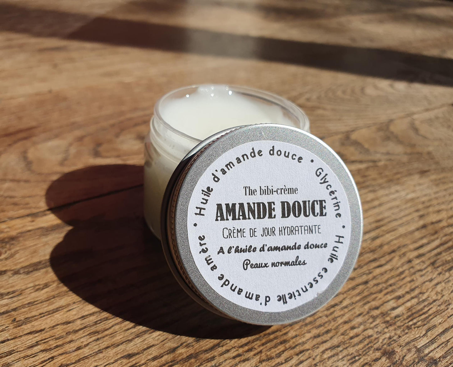 La "Amande douce", crème de jour confort et hydratation à l'huile d'amande douce et à l'huile essentielle d'amande amère