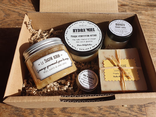 La "Bee-box", coffret ou boîte cadeau de soins complets au miel pour une peau délicieusement nourrie et hydratée