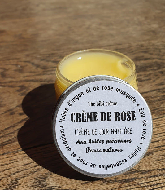 La "Crème de rose", crème de jour liftante anti âge à la rose et à l'huile d'argan pour les peaux matures