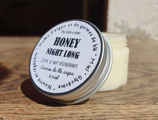 La "Honey night long", crème de nuit régénérante et nourrissante au miel, aux huiles d'argan et de germes de blé