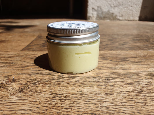 La "Nourish me", crème de jour nourrissante et très hydratante pour les peaux sèches à l'avocat et au karité