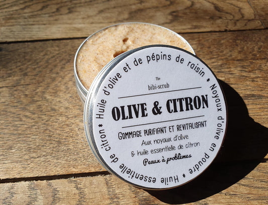 Le "Olive et citron", gommage scrub exfolient doux pour le visage à l'huile d'olive et à l'huile essentielle de citron pour les peaux acnéiques